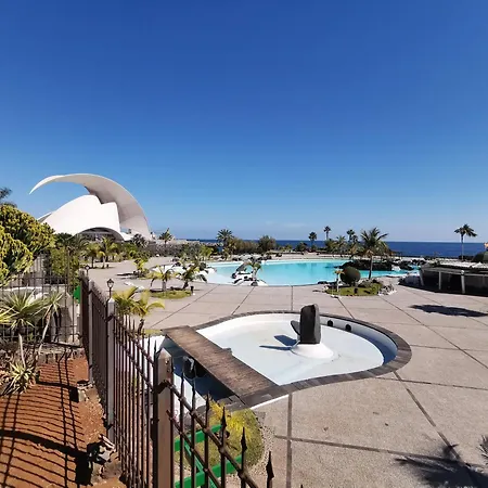 Home2book Bright Stadium Apartment, Cruz *