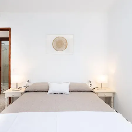 Home2book Bright Stadium Apartment, Cruz